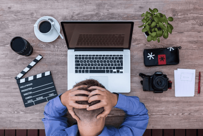 Lire la suite à propos de l’article Causes du burnout : comprendre les facteurs professionnels, sociétaux et personnels